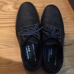 SKETCHERS CLASSIC FIT MEMORY FORM MENS SHOES